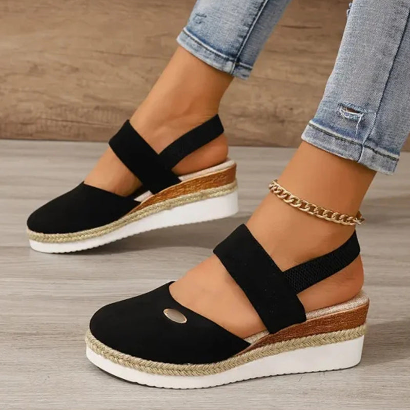 Geschlossene Zehen Riemchensandalen mit niedrigem Keil