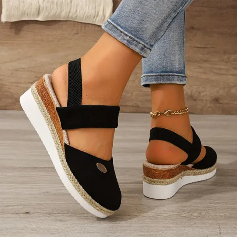 Geschlossene Zehen Riemchensandalen mit niedrigem Keil