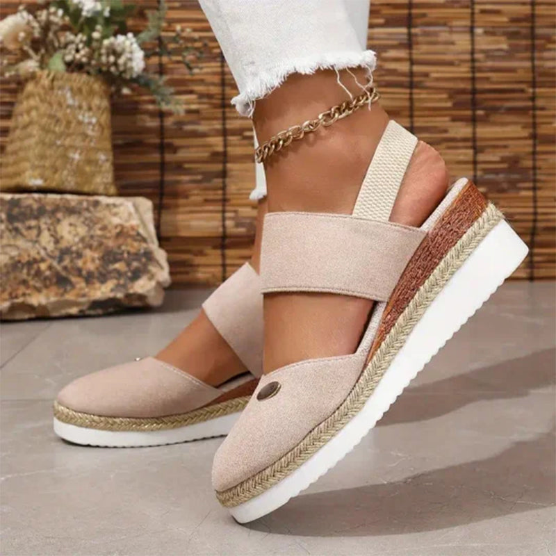 Geschlossene Zehen Riemchensandalen mit niedrigem Keil